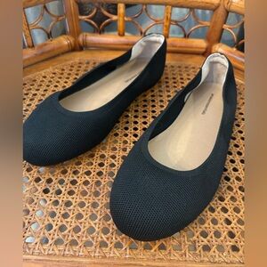 Black Women's Flats Amazon Essentials size 9 wide